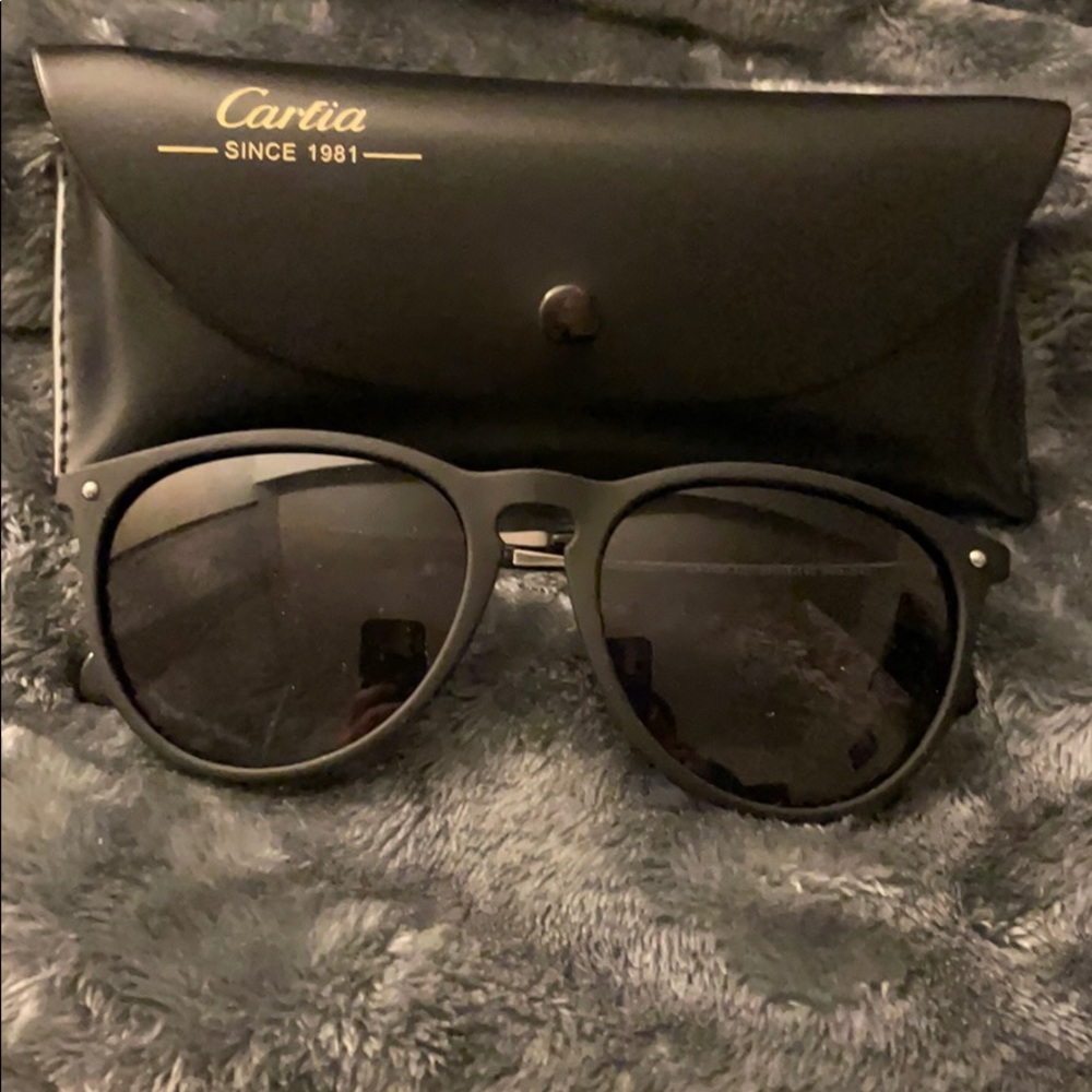 Aviator Sunglasses with Case